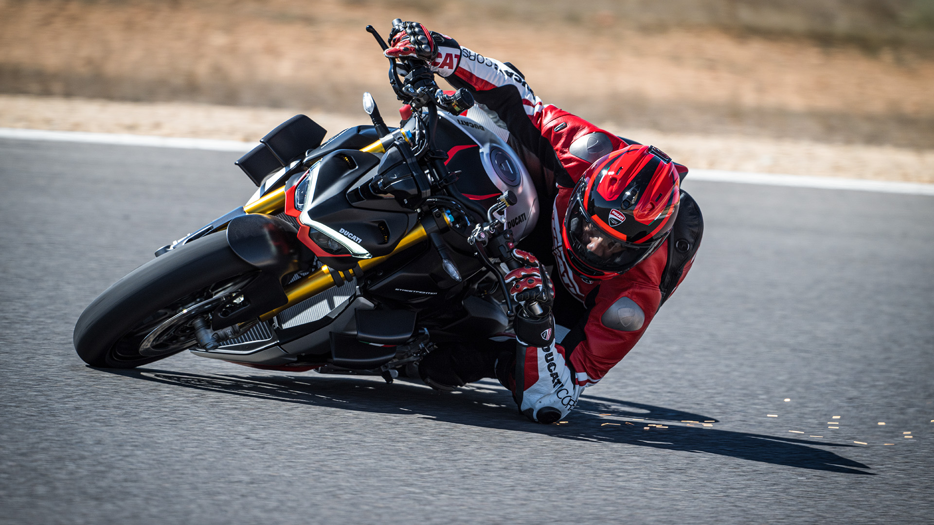 Ducati-Streetfighter-V4-SP-MY23-overview-gallery-1920x1080-09