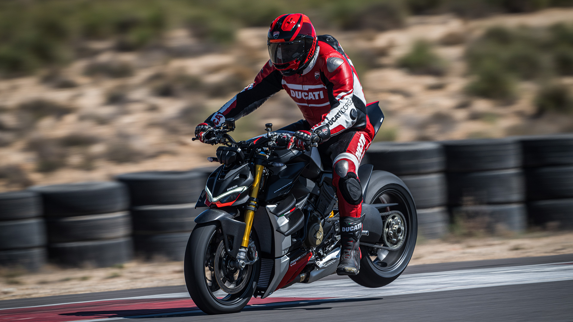 Ducati-Streetfighter-V4-SP-MY23-overview-gallery-1920x1080-10
