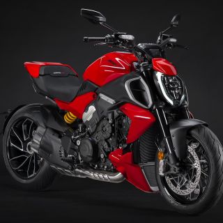 Ducati-Diavel-V4-MY23-overview-gallery-1920x1080-01__1_