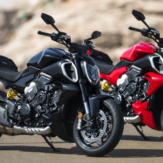 Ducati-Diavel-V4-MY23-overview-gallery-1920x1080-04