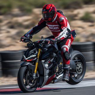 Ducati-Streetfighter-V4-SP-MY23-overview-gallery-1920x1080-10